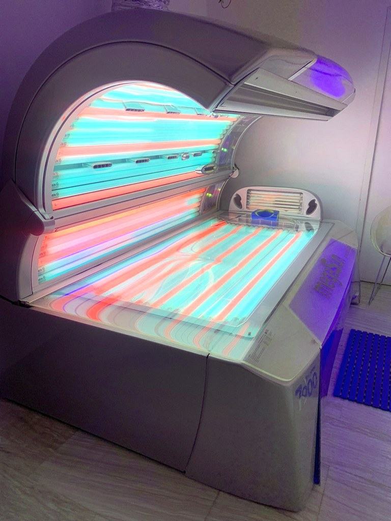 Μαύρισμα Solarium: Πώς Χτίζεται, Πώς Κρατά και Τι το Χαλά